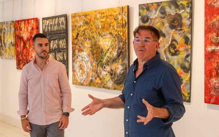 Presentación del boato del rey cristiano de la Filà Cruzados