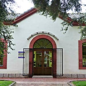 Biblioteca Corea (Antiga Estació)