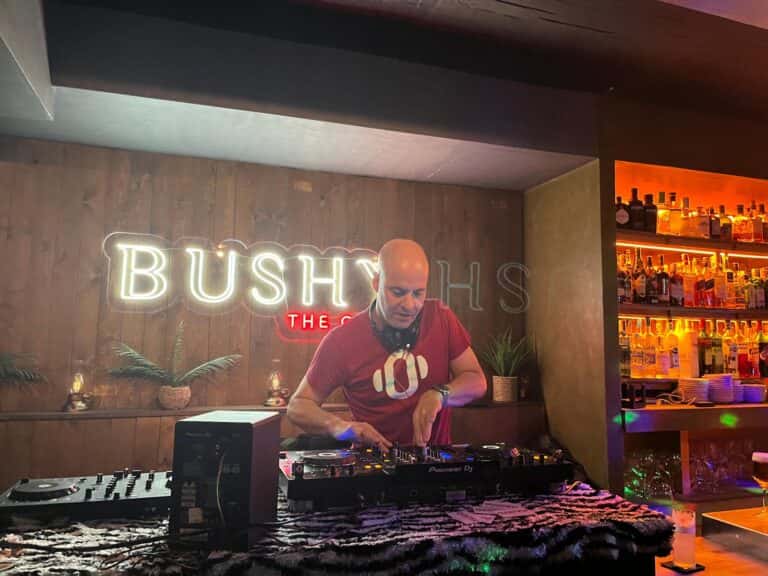 Sesión de DJ Set con Intronauta