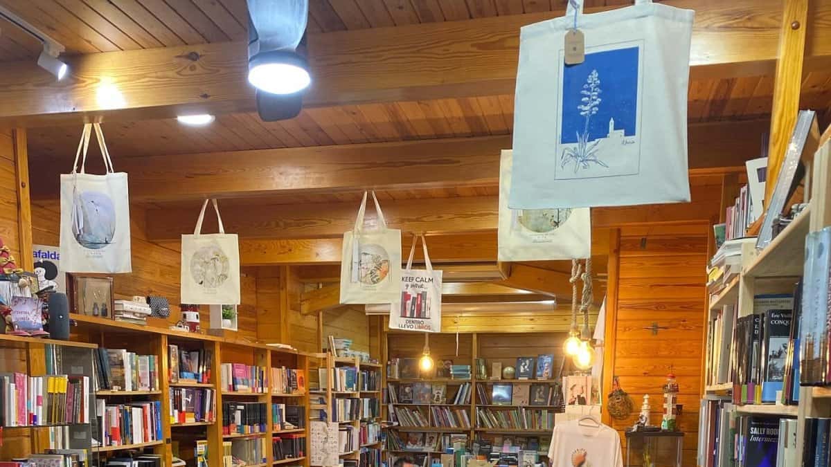 Club de lectura en El Faro de Recóndito
