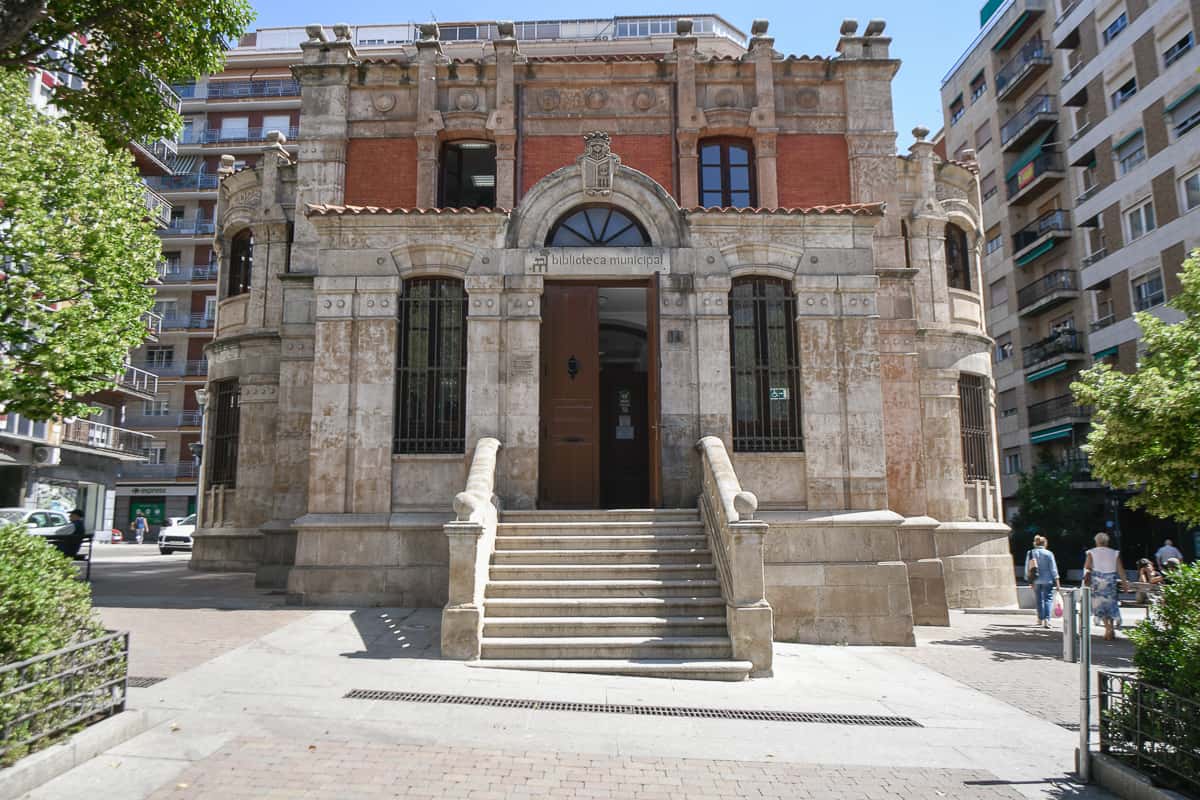 Exposición 'Entre libros y tableros'