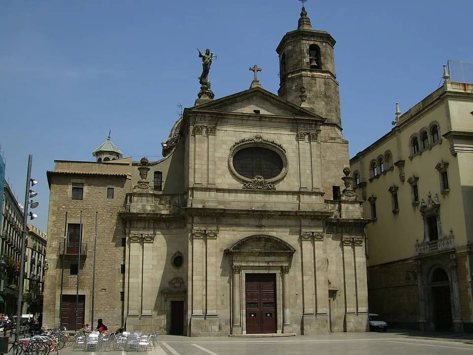 Plaça d'Antoni Genescà i Coromines