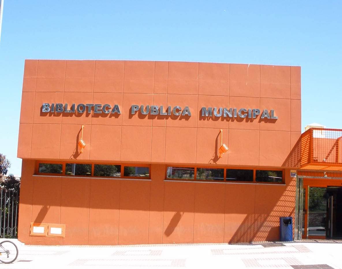 Biblioteca Pública Municipal de Arroyo de la Miel