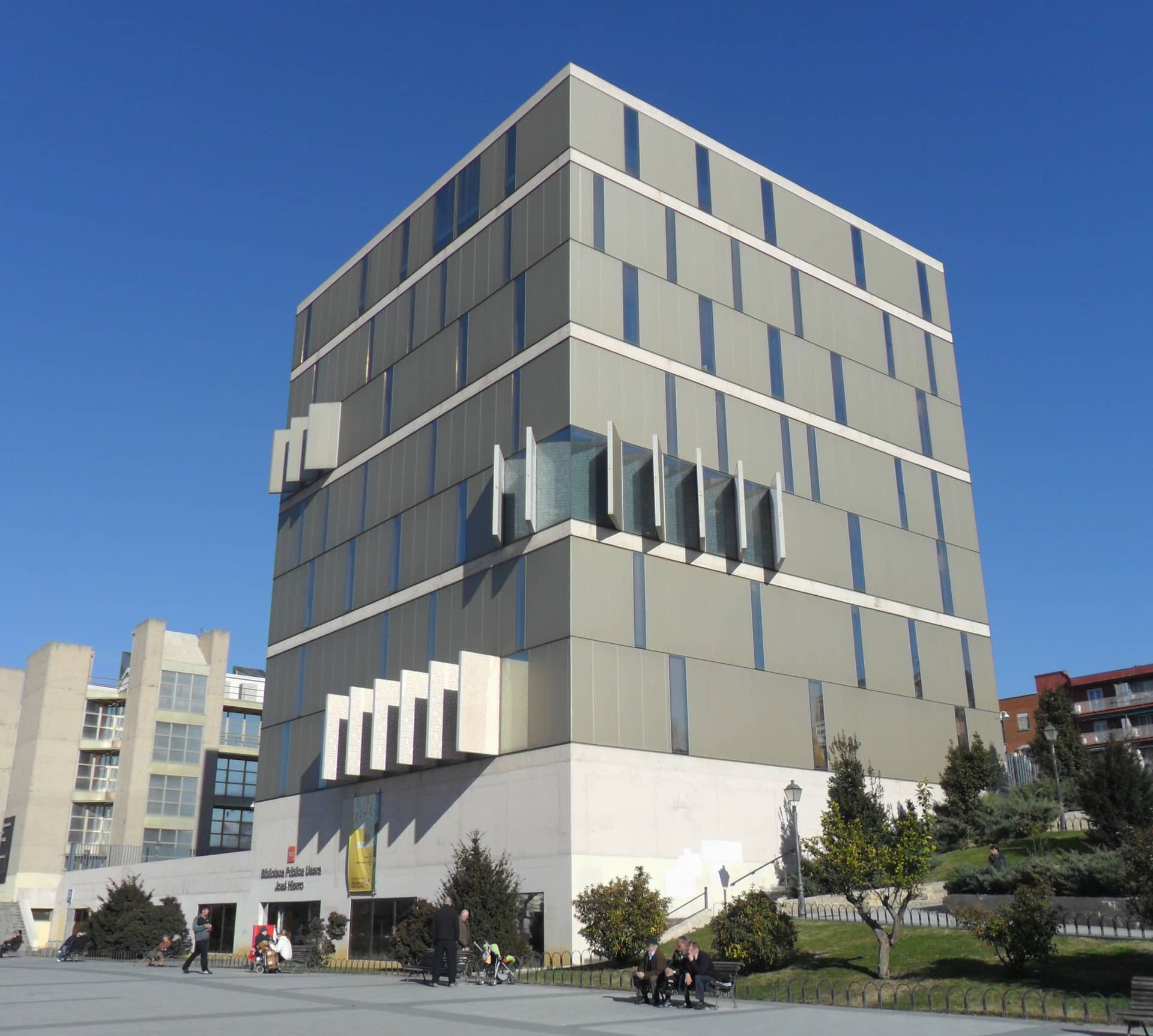 Biblioteca Pública José Hierro