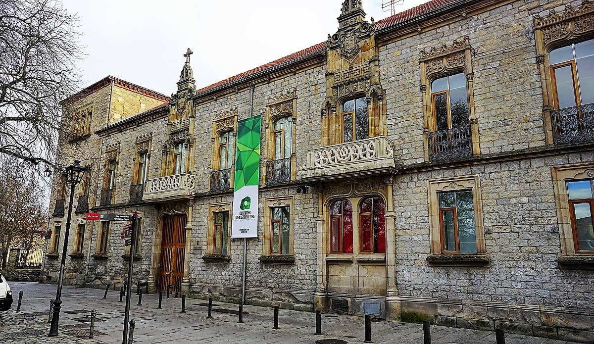 Centro Cultural Montehermoso Kulturunea