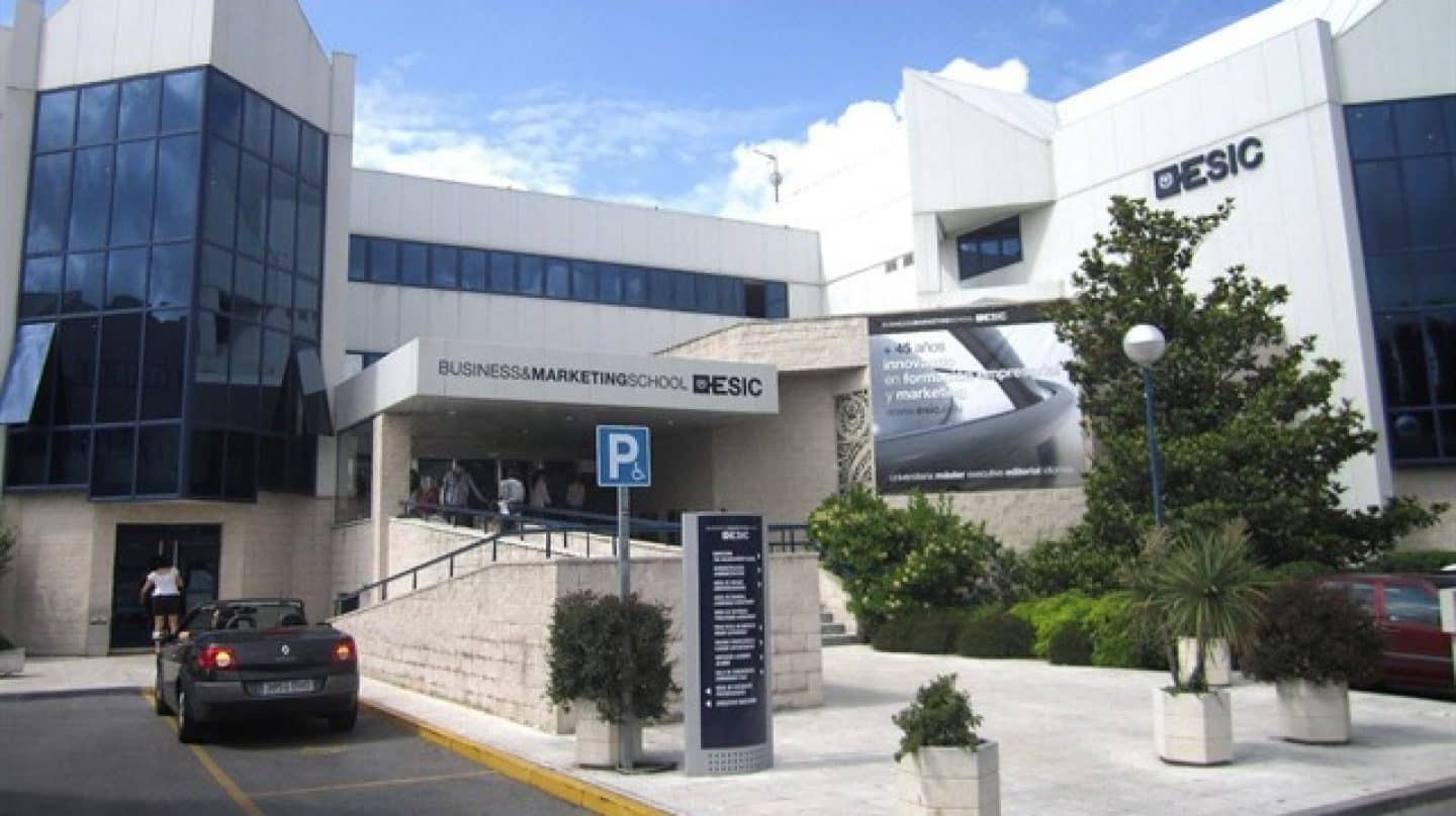 Parking público ESIC