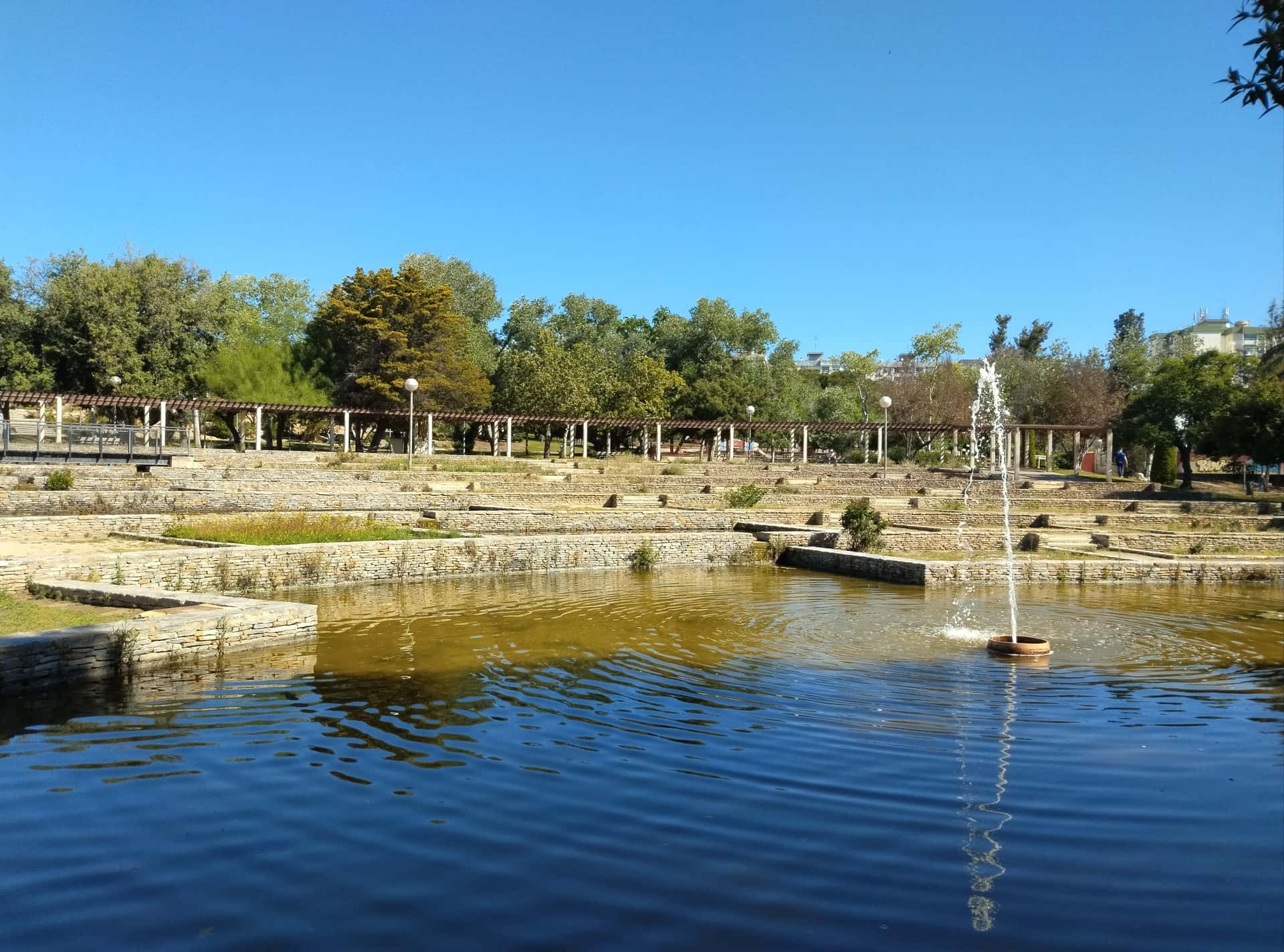 Otoño en parques: La llegenda d'Aku