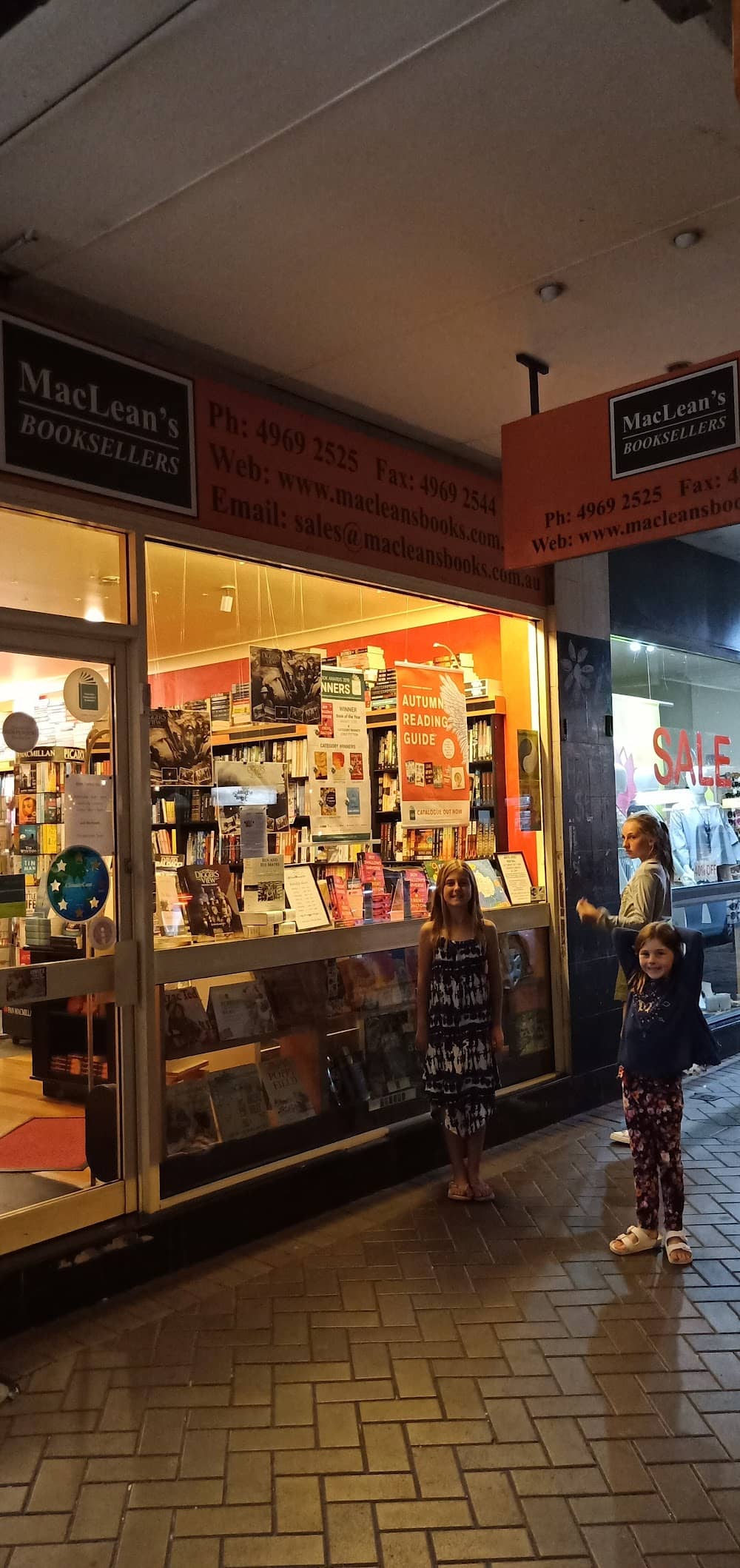 MacLean's Booksellers