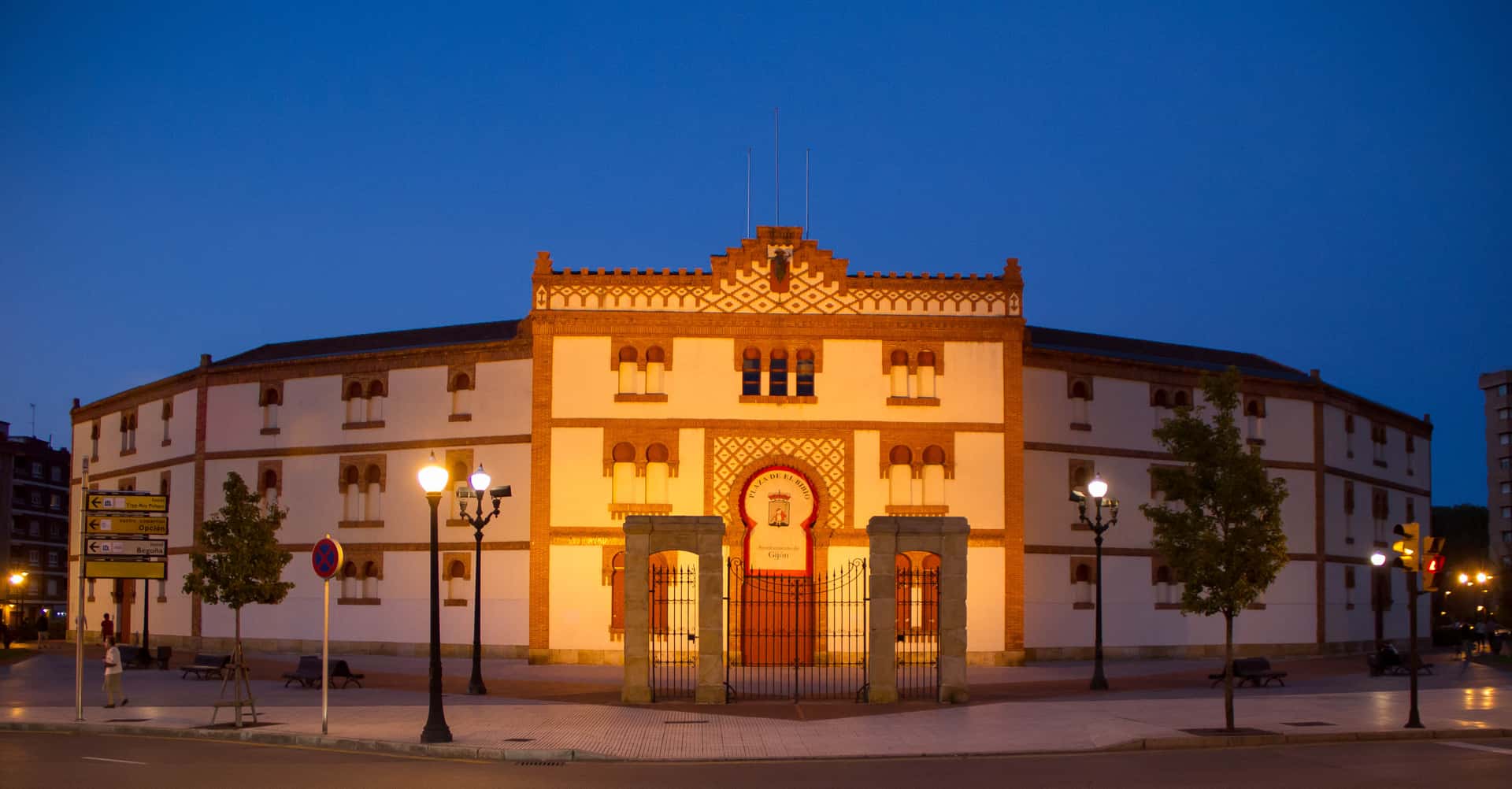Corrida de toros: alternativa de Javier Funtaret