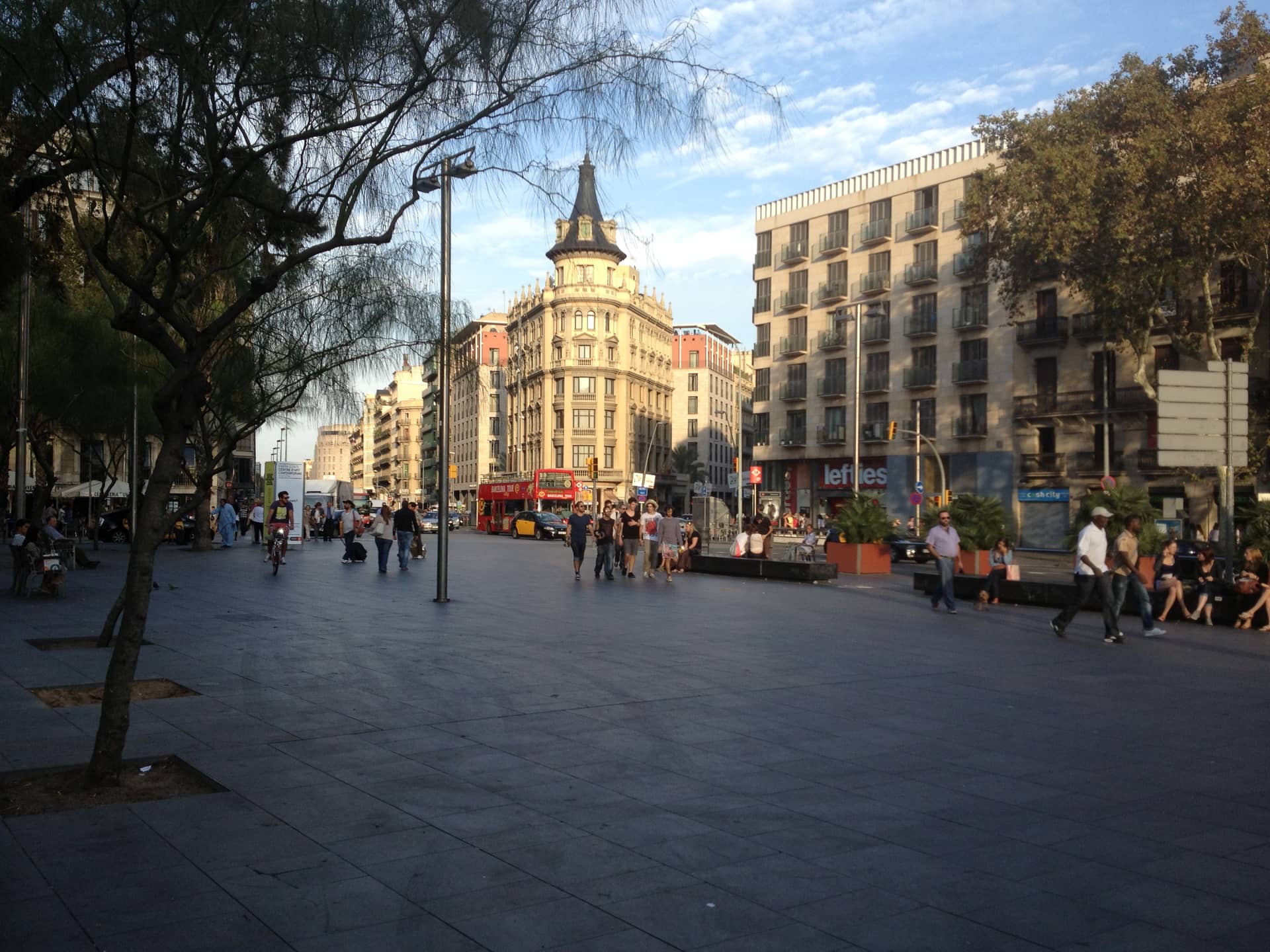 Plaça Universitat