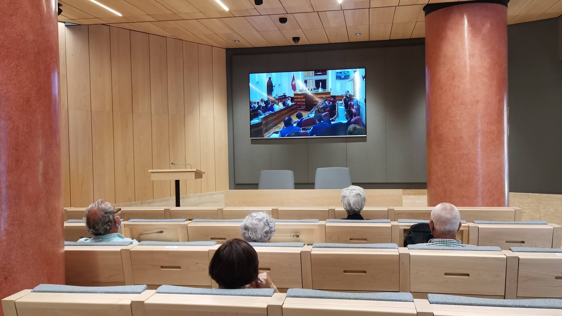 Microcharlas: Cuidar es complicado, ¡No te culpes!