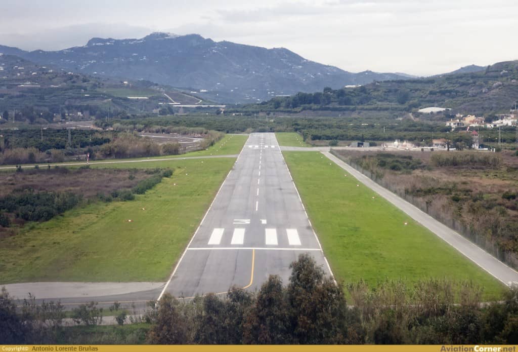 Aeródromo de la Axarquía 'Leoni Benabú'