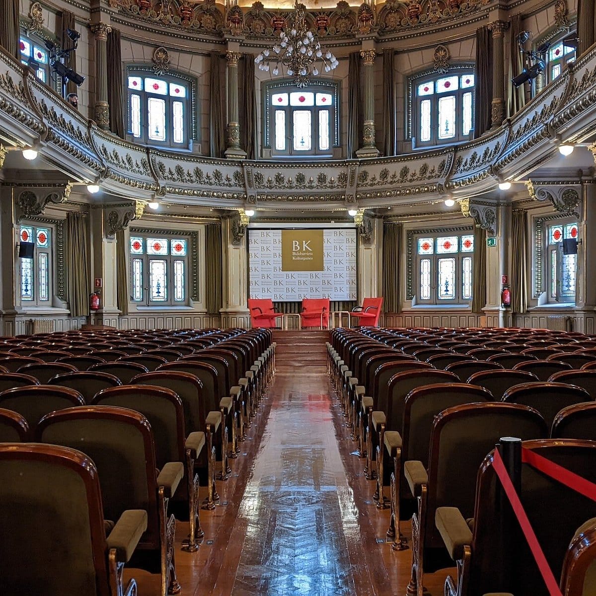 Presentaci贸n del libro 'Azucenas marinas'