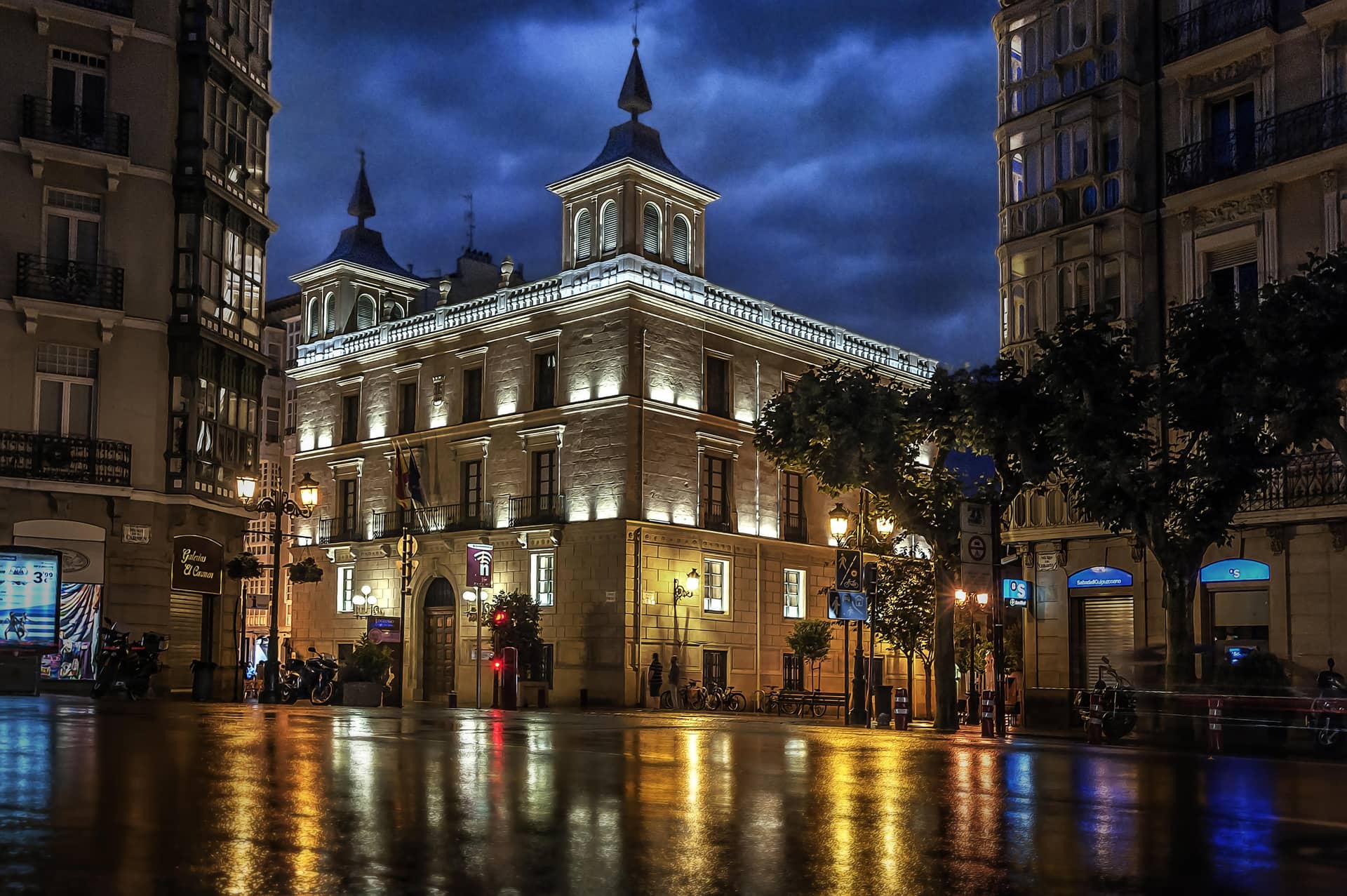 Palacio de los Chapiteles