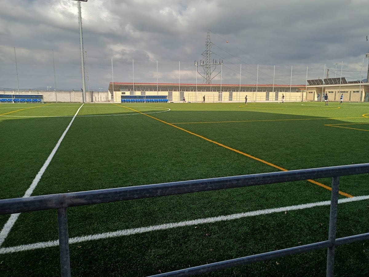 Partido de fútbol femenino: UD San Julián de los Prados contra Club Deportivo Frida