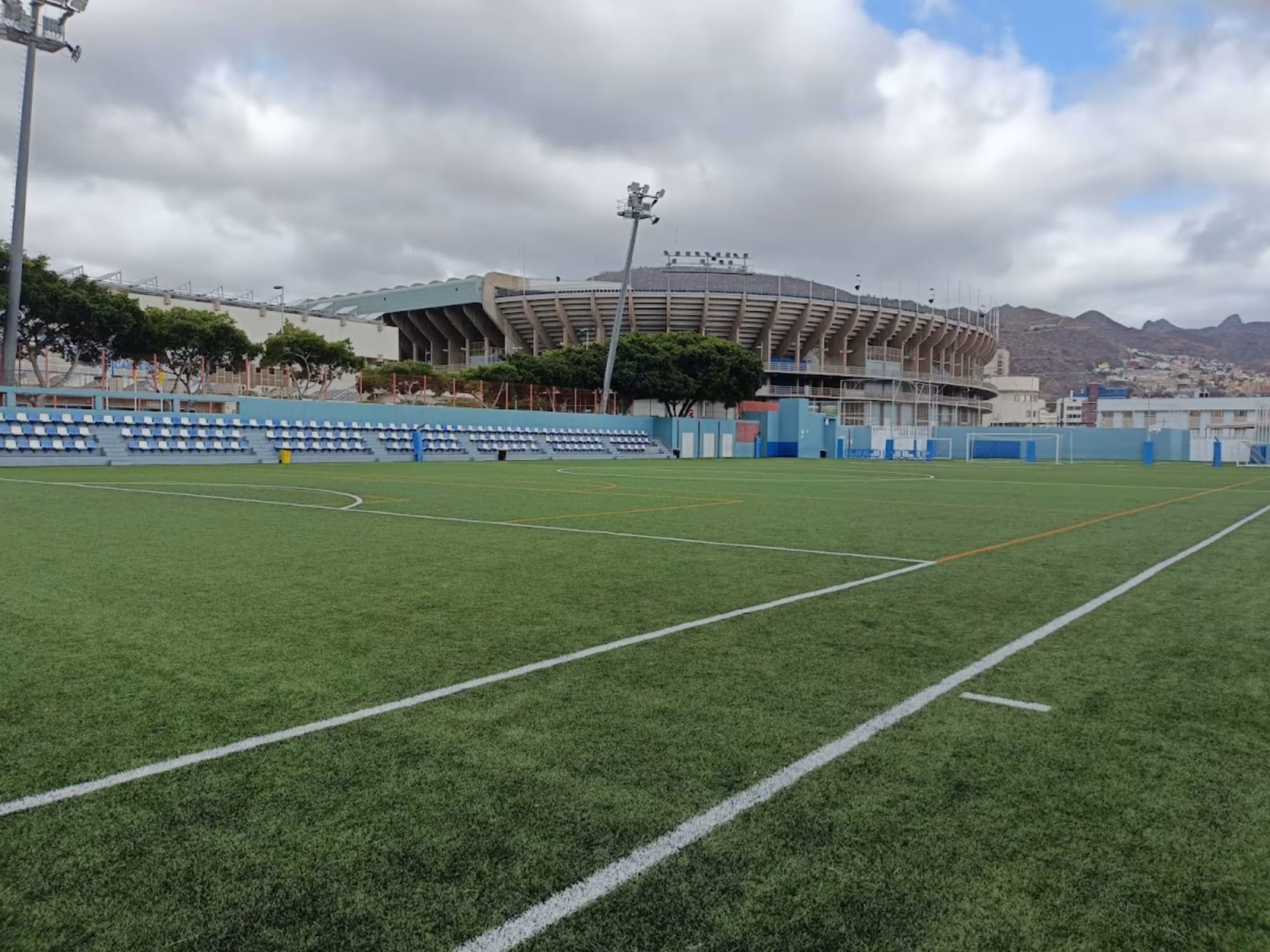 Cross Villa de Adeje 2026