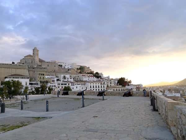 Lecturas dramatizadas sobre personajes vinculados a Ibiza