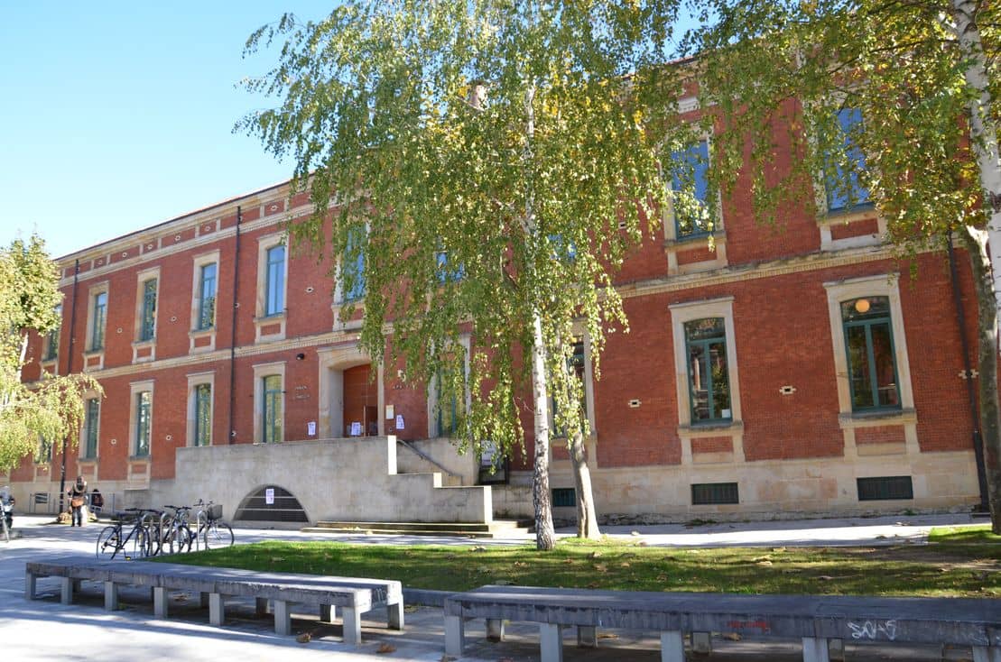 Pabellón Universitario del Campus de Álava
