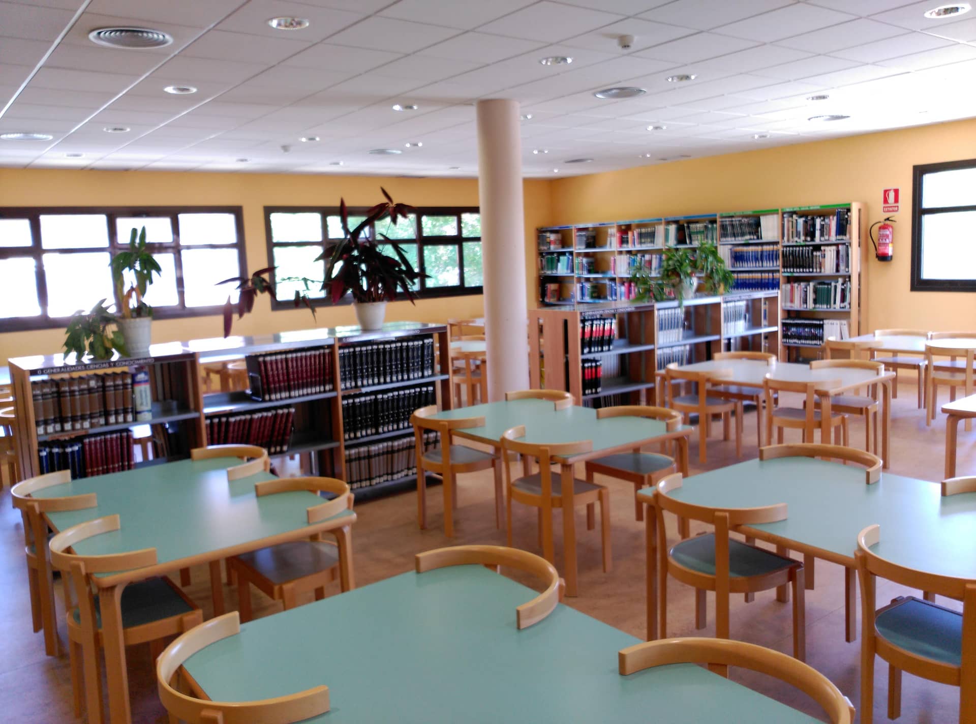 Biblioteca Municipal José Hierro