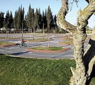 VII Encuentro de Coches Clásicos y recorrido por las calles del barrio