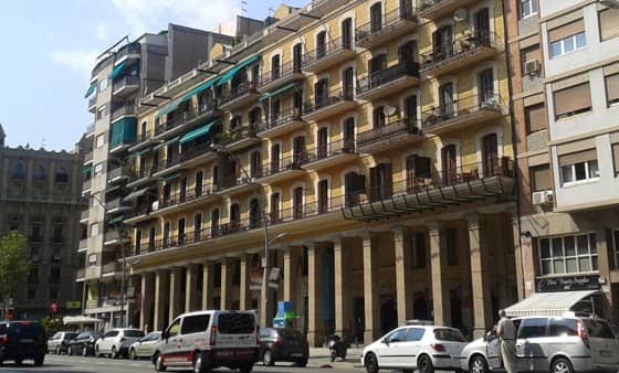 Gran Via de Carles III, 48