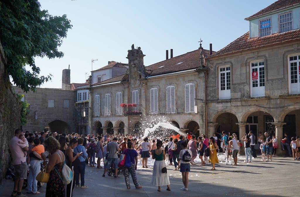 Mercadillo de antigüedades y curiosidades de Pontevedra