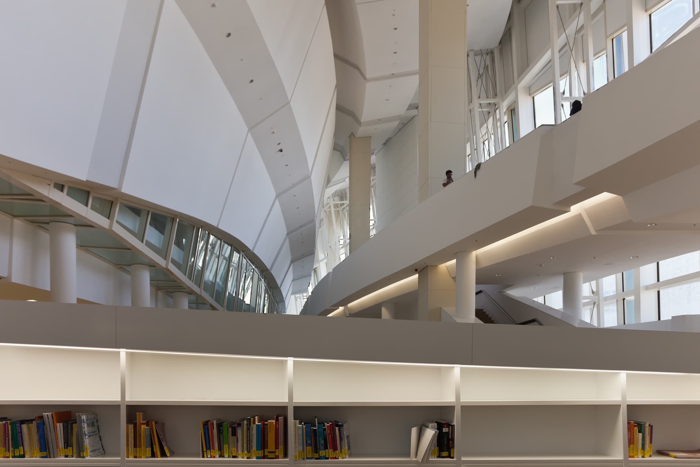 Descubre cantos macro e micro plásticos hai no mar