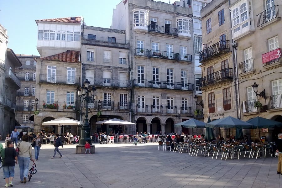 Taller de pintura con café en Ronda Don Bosco