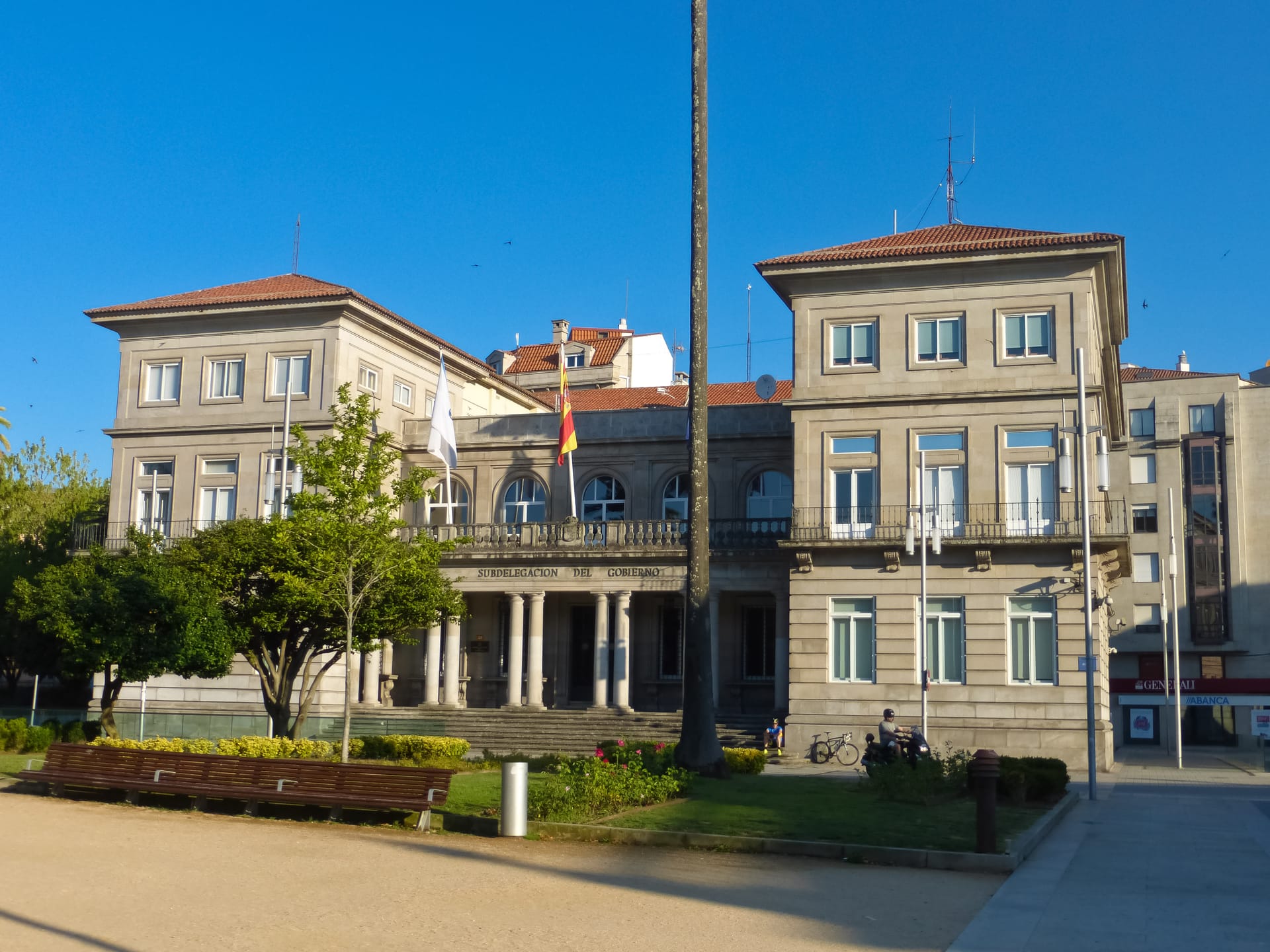 Homenaje a los guardianes de uniforme